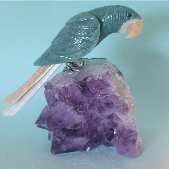 GORGEOUS AMETHYST AND NATURAL GEMSTONES BIRD. - Picture 8 of 11
